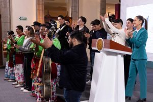 PRESIDENTA CLAUDIA SHEINBAUM PRESENTA EL HIMNO MIGRANTE EN HOMENAJE A LAS Y LOS PAISANOS QUE VIVEN EN ESTADOS UNIDOS