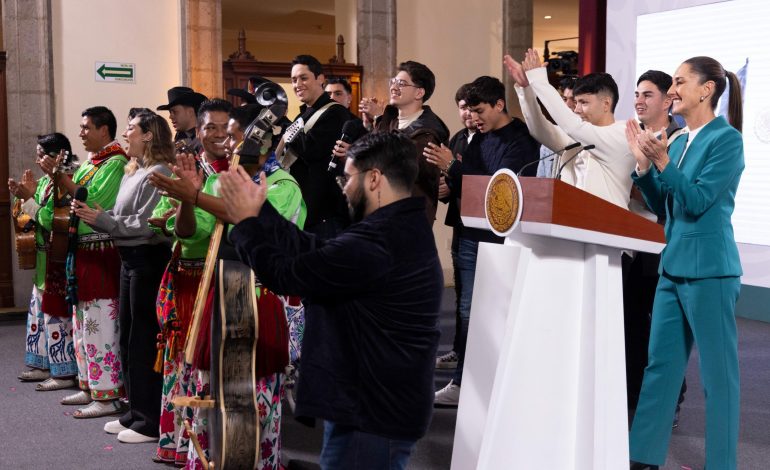 PRESIDENTA CLAUDIA SHEINBAUM PRESENTA EL HIMNO MIGRANTE EN HOMENAJE A LAS Y LOS PAISANOS QUE VIVEN EN ESTADOS UNIDOS