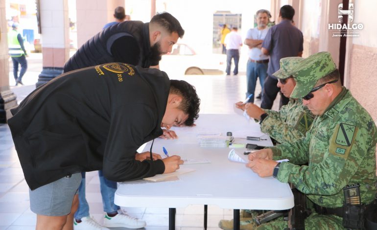 Personal de la 21 Zona militar, recogieron las cartillas del servicio militar de los jóvenes de la clase 2006, para su liberación