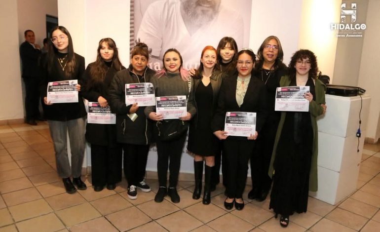 ​El Síndico Municipal, Marco Alfonso Figueroa, inauguró la Exposición Colectiva “Mujeres Grabadoras, en la Casa de la Cultura.