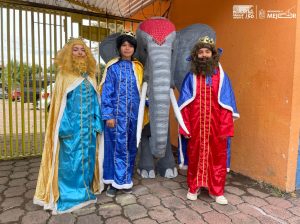 Niñas y niños disfrutan el día de Reyes en el Zoológico de Morelia