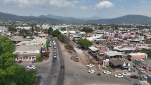 Con avance del 30 % el paso superior vehicular La Hielera, en Uruapan: Gobierno estatal