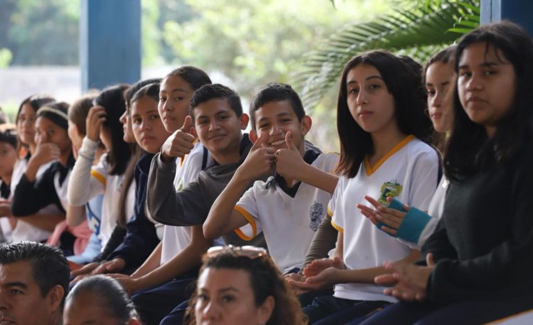 Mañana regresan a clases más de 900 mil estudiantes de nivel básico: SEE