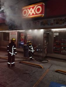 Bomberos de Zitácuaro, muralla contra el fuego en noche de caos.