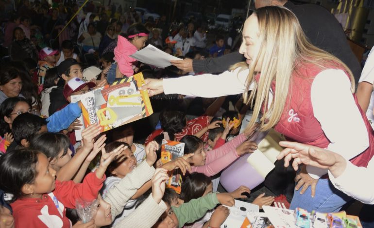 DIF Michoacán y Reyes Magos llevan sonrisas a miles de niñas y niños de Villas del Pedregal.