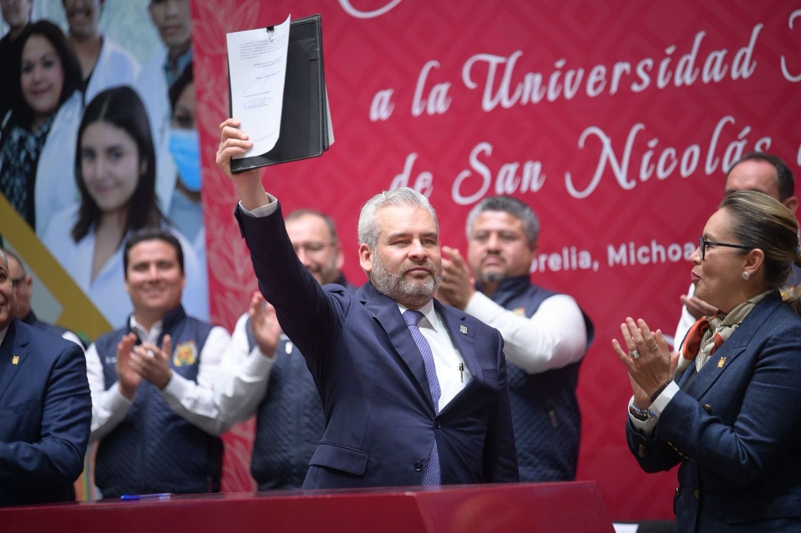 Con reforma constitucional a la UMSNH quedan atrás 50 años de déficit financiero: Bedolla.
