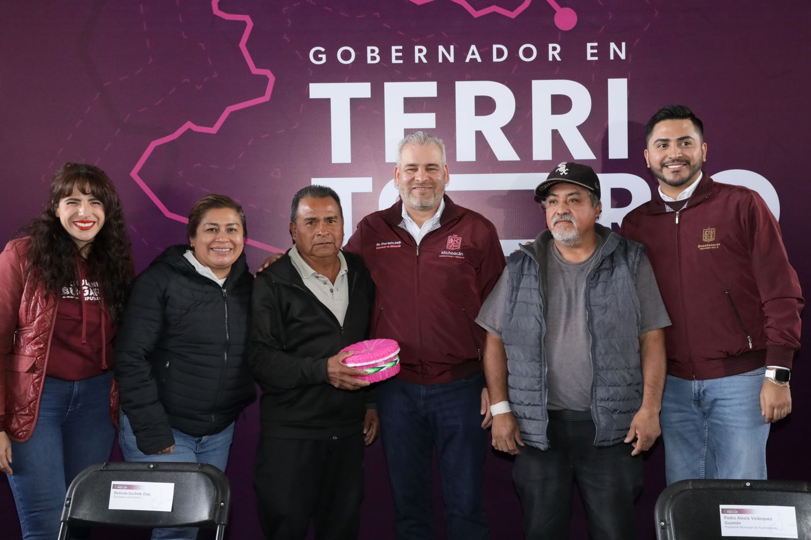 Bedolla dará seguimiento a propuestas ciudadanas para el desarrollo de Huandacareo.