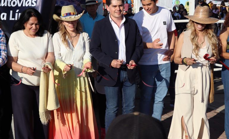 Toño Ixtláhuac da inicio a la Expo Feria Monarca Zitácuaro 2025: 17 días de cultura, tradición y diversión