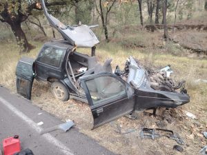 Dos jóvenes pierden la vida en choque automovilístico en Las Pilas