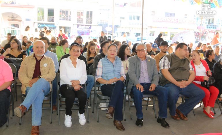 ​Jeovana Alcántar, inauguró el Tercer Festival Nacional de Danza Folclórica Esencia Azul.