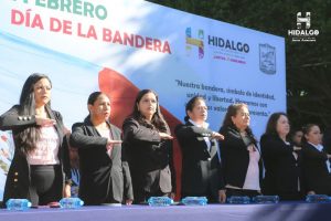 ​Jeovana Alcántar, encabezó el acto cívico y el desfile conmemorativo del Día de la Bandera Nacional.