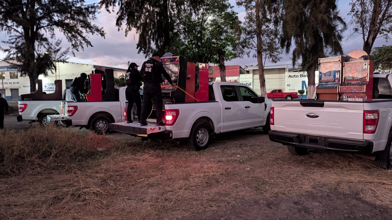 Desmantelan centro de monitoreo delictivo y aseguran 20 máquinas tragamonedas en Huandacareo: SSP.