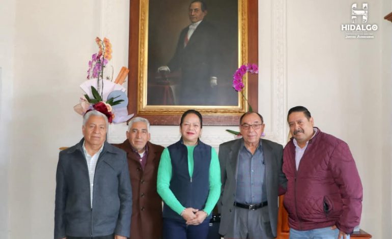 Jeovana Alcántar, recibió en su despacho al Supervisor y Directivos de las secundarias Técnicas de la Zona 09 con Cabecera en Hidalgo.