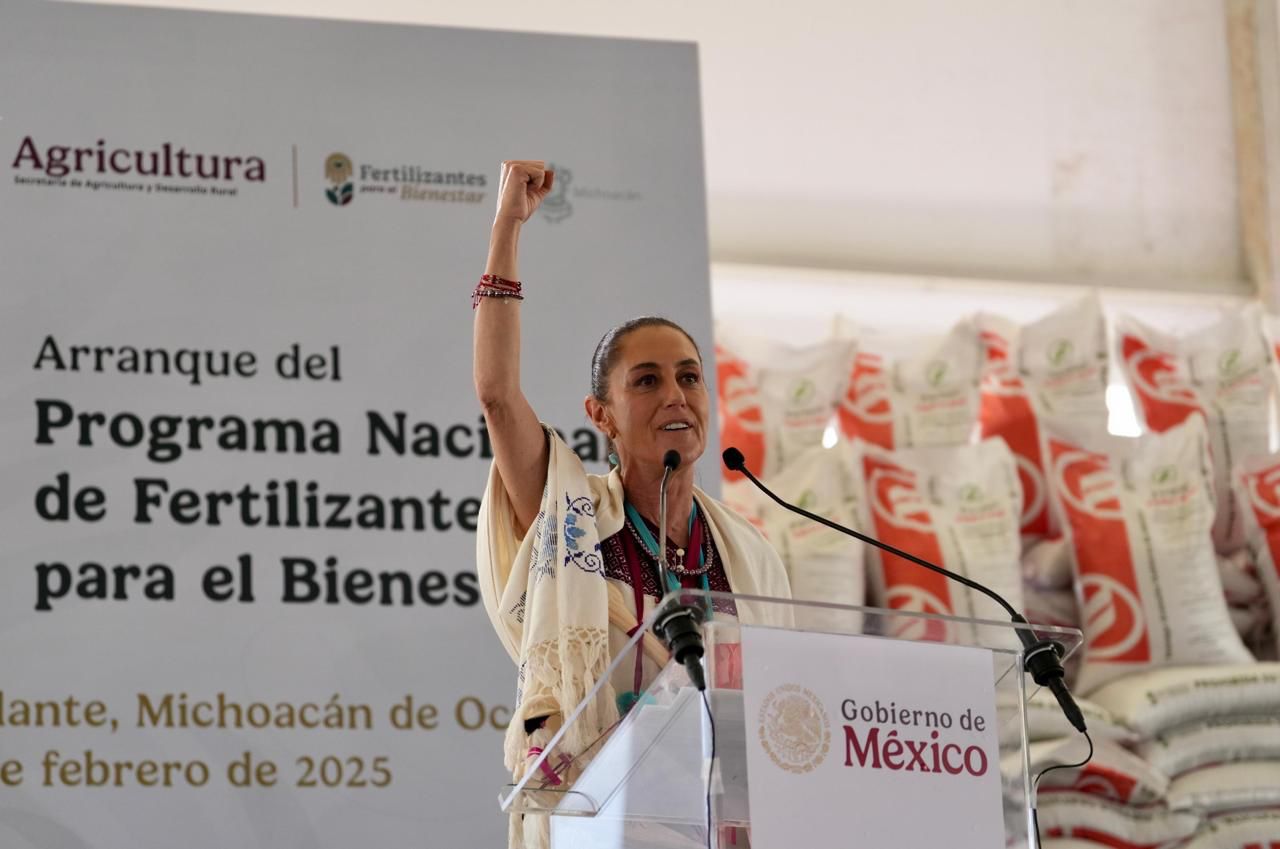 EN MICHOACÁN, PRESIDENTA CLAUDIA SHEINBAUM ENCABEZA ENTREGA DEL PROGRAMA DE FERTILIZANTES PARA EL BIENESTAR, UN DERECHO CONSTITUCIONAL DE LAS Y LOS CAMPESINOS DE MÉXICO.