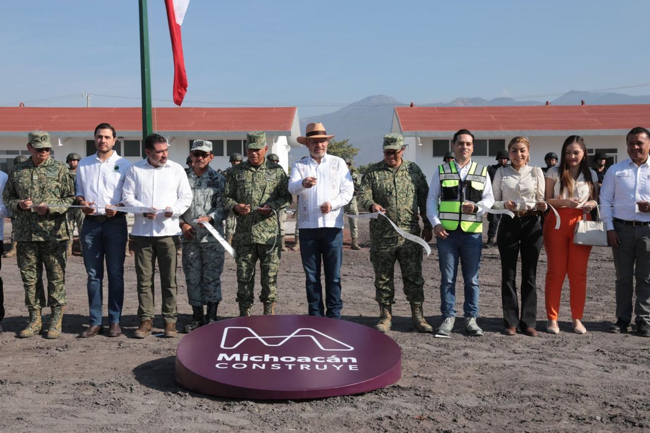 Bedolla inaugura cuartel militar en el tianguis limonero de Apatzingán.