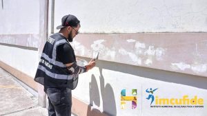 La Administración Municipal que encabeza Jeovana Alcántar, realiza trabajos de Rehabilitación para la Fachada del Auditorio Municipal de la Unidad Deportiva.