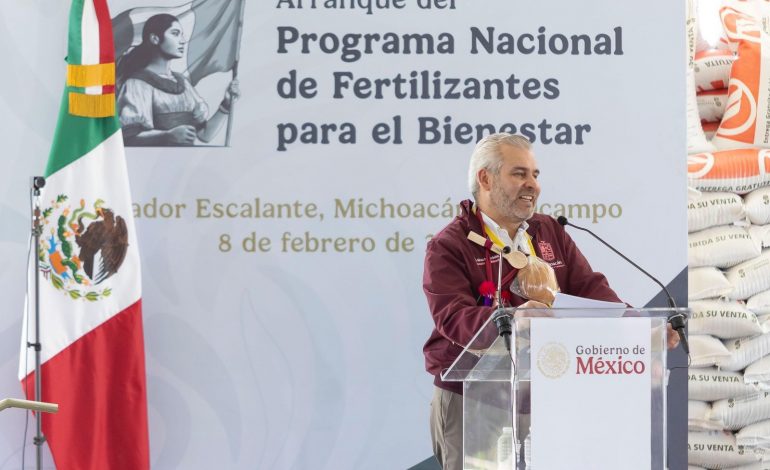 Entrega de fertilizantes gratuitos con avance del 80%: Bedolla