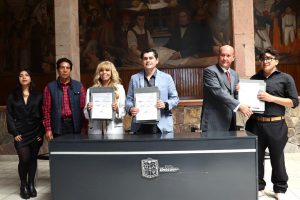 Firma Toño Ixtláhuac convenio de colaboración en favor de las artes escénicas