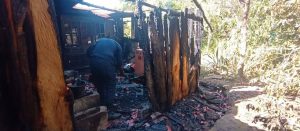 Bomberos de Zitácuaro atendieron un incendio en la comunidad San Miguel Chichimequillas