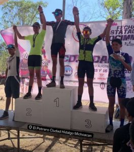 ¡Orgullo CiudadHidalgense! Santiago Tinajero Márquez, el Campeón del Ciclismo de Montaña que Conquista Michoacán