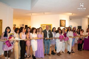 Fernanda Marín Monrroy, en representación de la Presidenta Municipal, Jeovana Alcántar, Inauguró la Exposición Colectiva Aquí Estamos Las Mujeres.