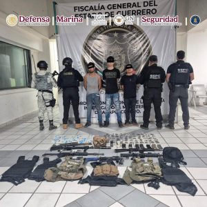 TRAS EJECUTAR UNA ORDEN DE CATEO EN GUERRERO, SE DETUVO A TRES HOMBRES Y SE ASEGURARON ARMAS LARGAS, GRANADAS Y DOSIS DE DROGA