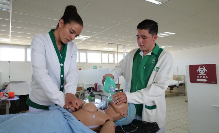 Inician prácticas clínicas más de 2 mil estudiantes de Enfermería del Conalep