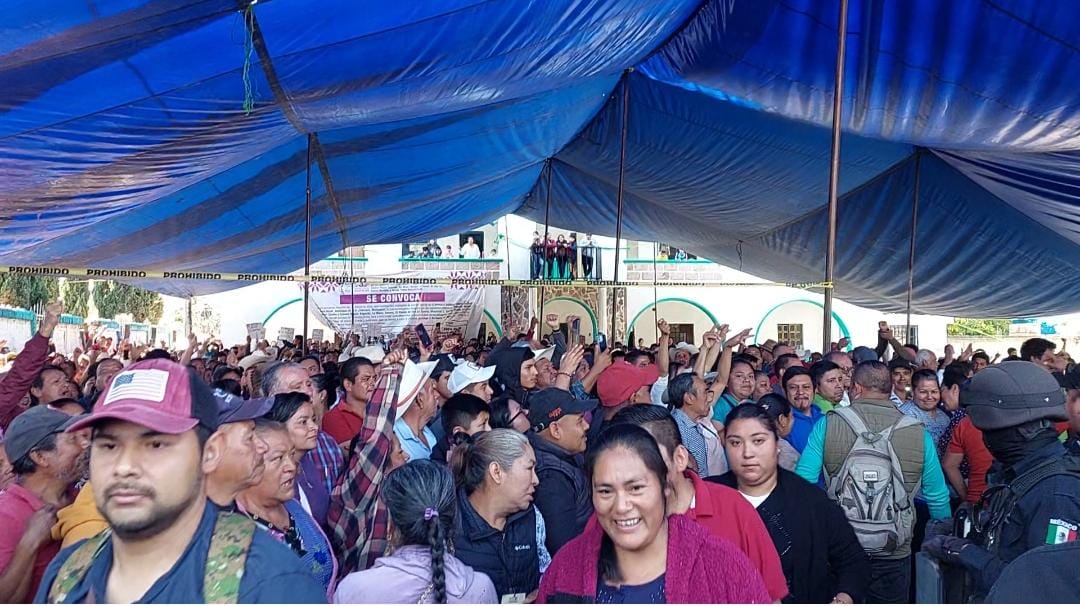 Habitantes de San Felipe los Alzati rechazan el autogobierno en consulta popular organizada por el IEM.