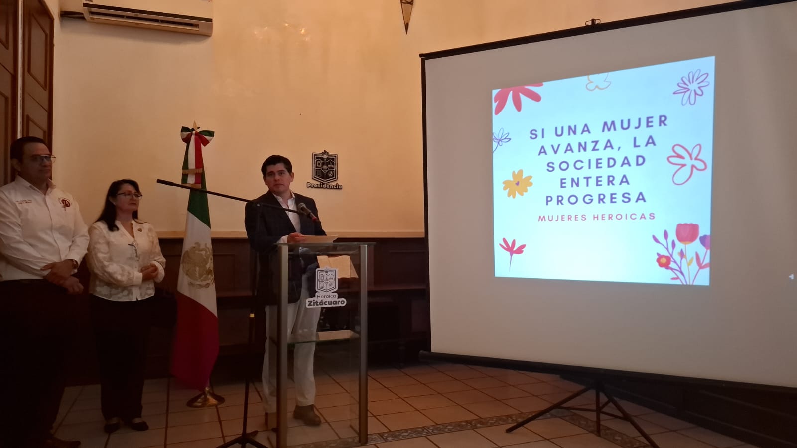 «Toño Ixtlahuac lanza ‘Mujeres Heroica’, un proyecto que beneficia a más de 80,000 mujeres en Zitácuaro».