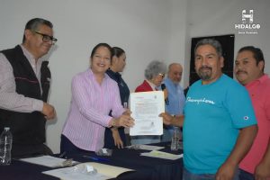 Jeovana Alcántar, realizó la entrega de Nombramientos a Encargados del Orden pertenecientes a la Cabecera Municipal y algunas Tenencias.