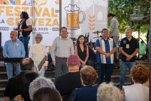 La Regidora, Iraida Catalina Quiroz Montes, en representación de la Presidenta, Jeovana Alcántar, inauguró el Sexto Festival de Cerveza Artesanal.
<br>