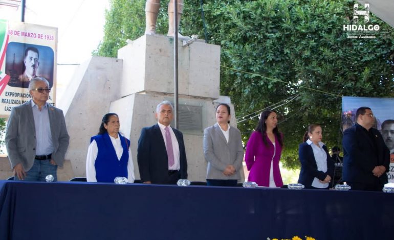 Jeovana Alcántar, encabezó el acto cívico conmemorativo del 87 Aniversario de la Expropiación Petrolera.