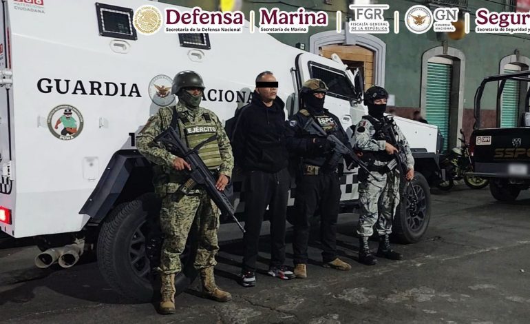 EN LA CIUDAD DE MÉXICO, SE DETUVO AL LÍDER DE UNA CÉLULA DELICTIVA RESPONSABLE DEL RECLUTAMIENTO DE PERSONAS EN CAMPOS DE ADIESTRAMIENTO.