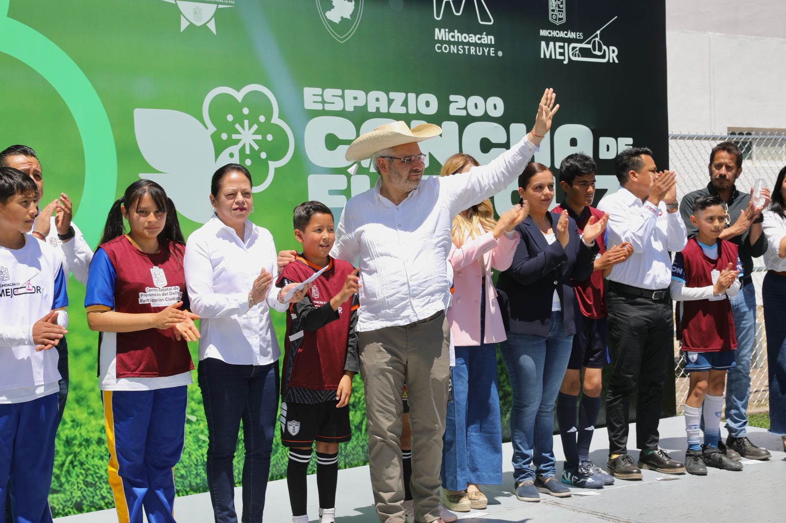 Cancha de futbol 7 en Ciudad Hidalgo, ejemplo de construcción de paz: Bedolla