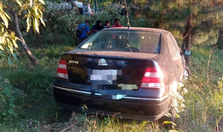 Mujer de 66 años resulta herida en accidente automovilístico en la carretera Zitácuaro-Toluca.