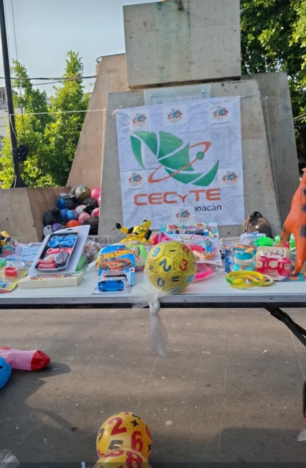 ¡Un Gran Éxito en el Juguetón 2025 del CECyTEM 17!