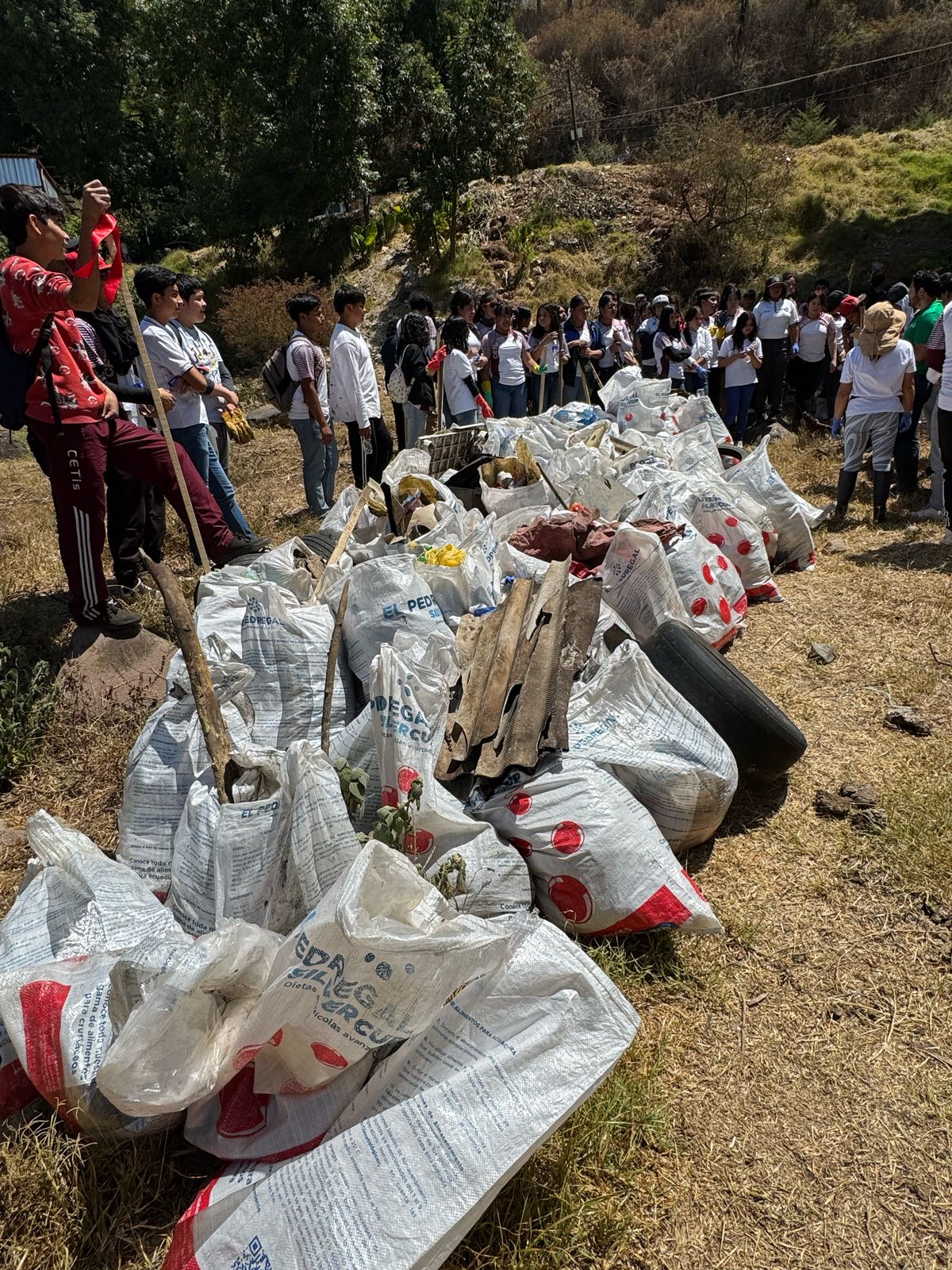 3.5 toneladas de basura se recaudó tras la limpieza del Río San Isidro dónde participaron instituciones educativas.