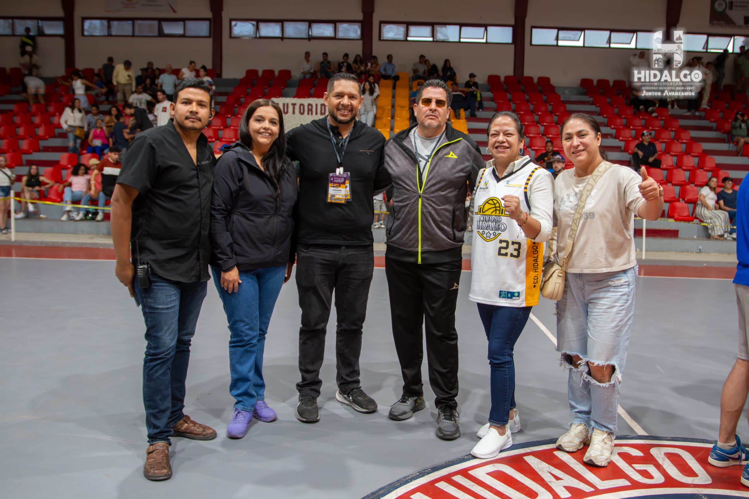 Jeovana Alcántar, llevó a cabo la premiación y clausura del Torneo de Basquetbol de Semana Santa.