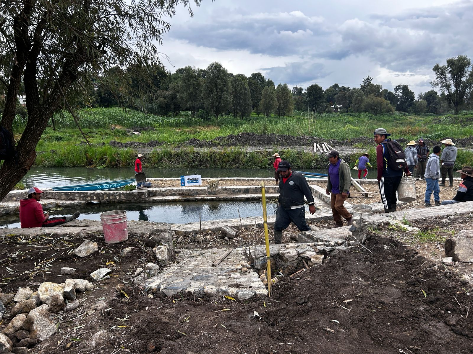 Gobierno estatal arranca empleos temporales para rescate del lago de Pátzcuaro.