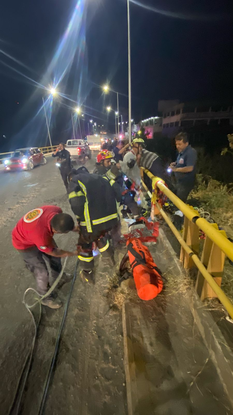 Tragedia en Zitácuaro: Rescatan Cuerpo de Mujer en el Puente de Fierro.