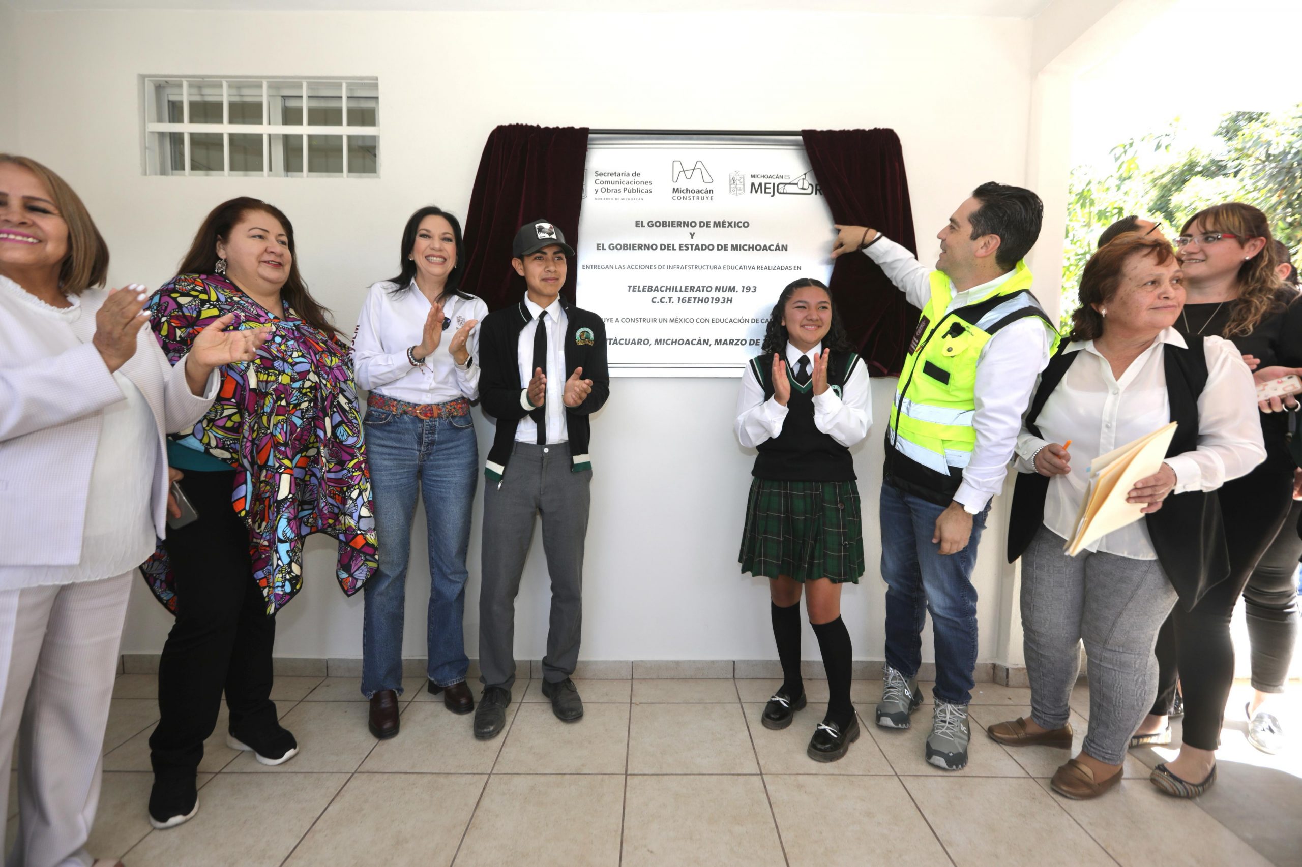 Gobierno estatal fortalece infraestructura del Telebachillerato en Zitácuaro.