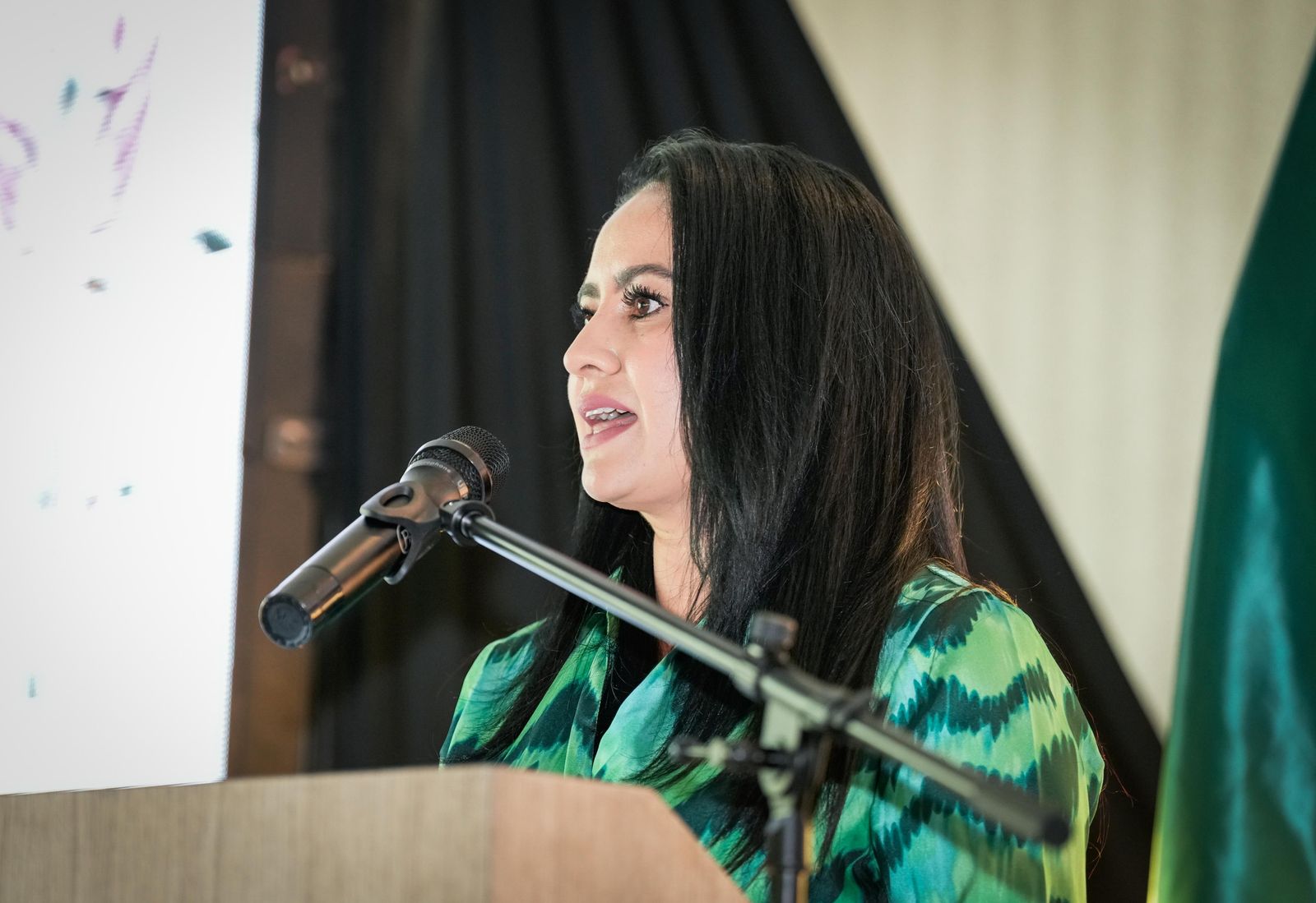 Desarrollo económico debe ir de la mano del empoderamiento femenino: Gladyz Butanda.