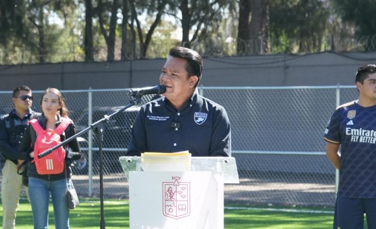 Gobierno estatal inaugura cancha de fútbol 7 para agentes de la Guardia Civil.