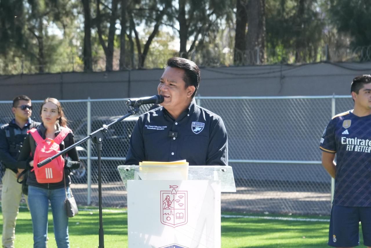 Gobierno estatal inaugura cancha de fútbol 7 para agentes de la Guardia Civil.