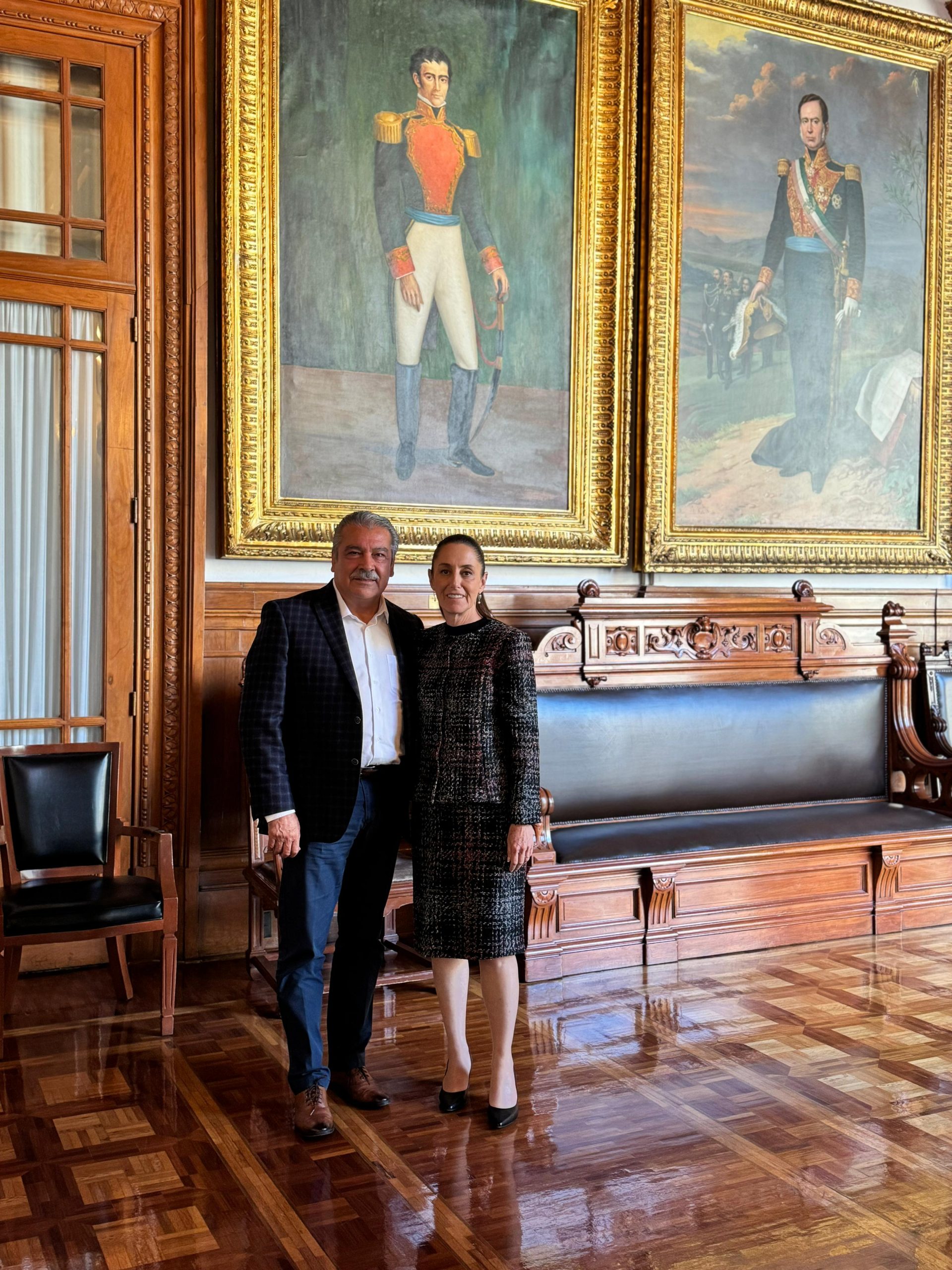 Morón alineado con Sheinbaum, llama a no adelantarse
