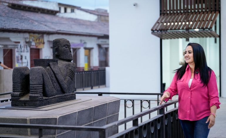 Nuevo Mercado de Pátzcuaro alberga réplica de Chac Mool: Gladyz Butanda.