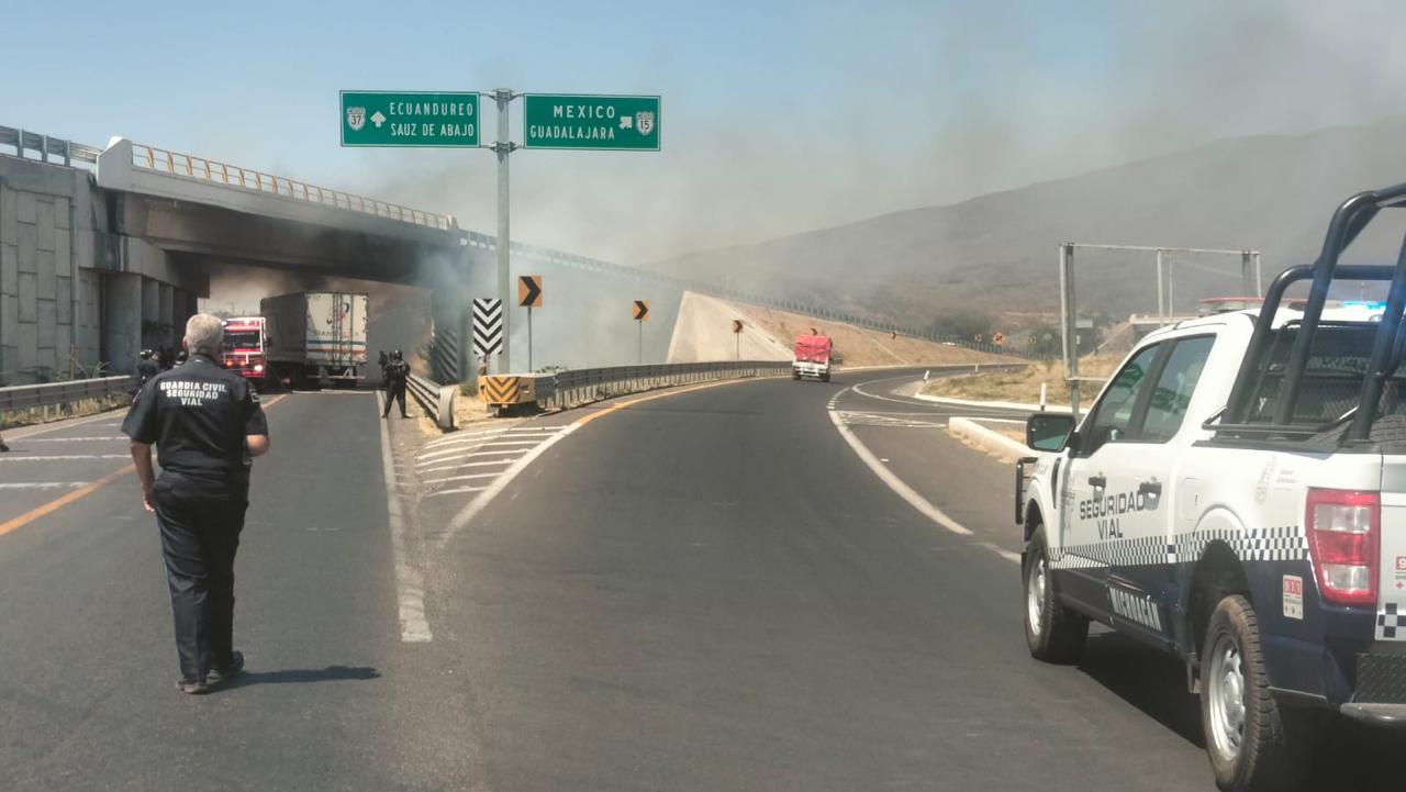 Operativo de fuerzas federales en Jalisco, propagó  las quemas de vehículos a Guanajuato y Michoacán.