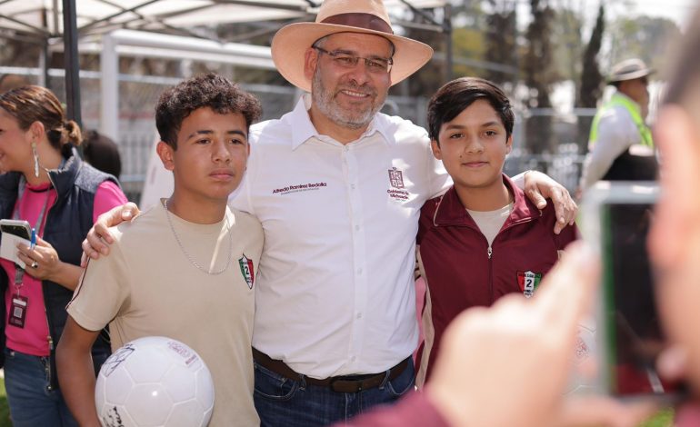 Michoacán celebra el Día del Niño y la Niña con 28 nuevas canchas deportivas.Ciudad