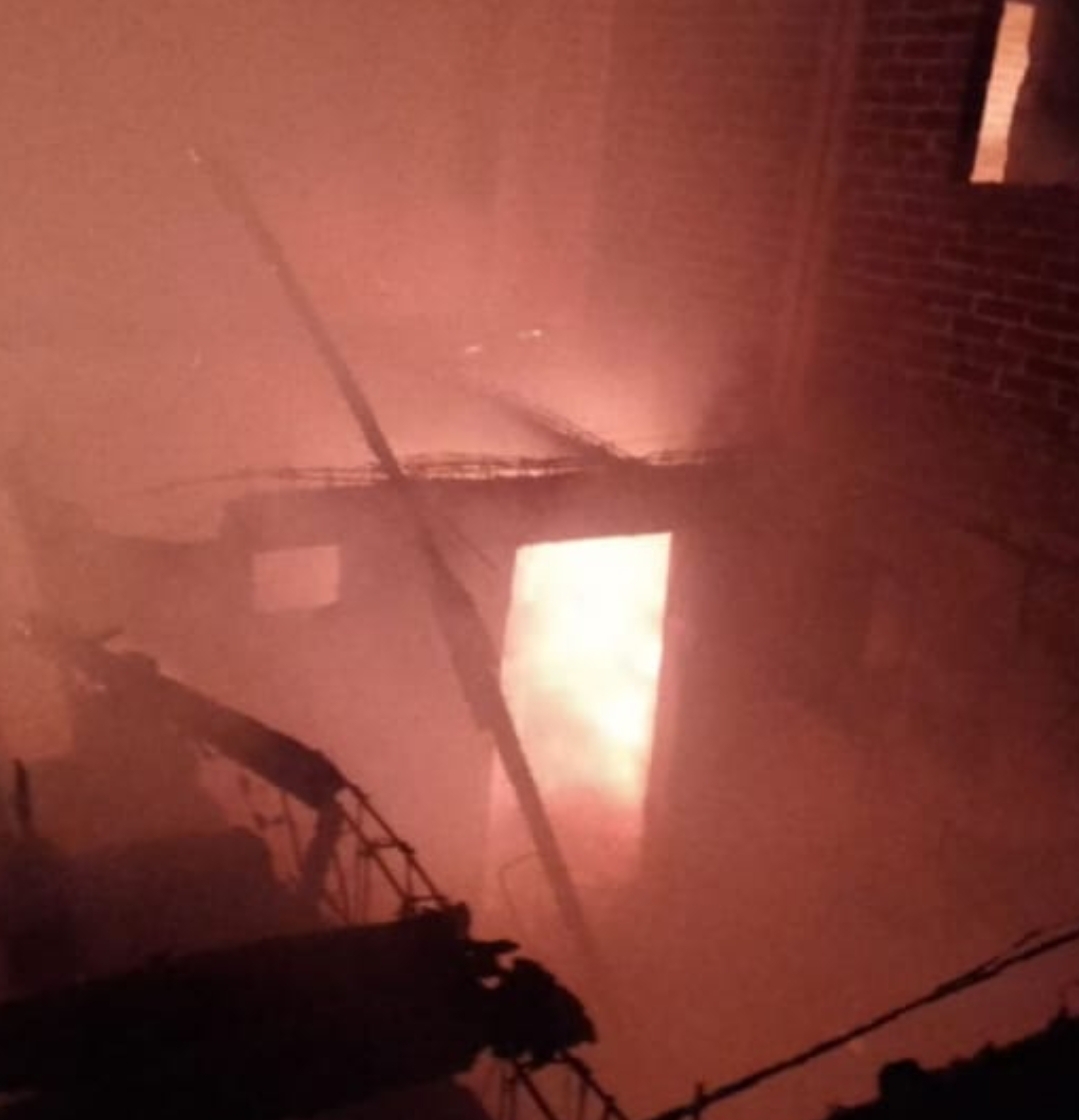 Trágico incendio en Ciudad Hidalgo Deja un lesionado y dos personas sin vida en la colonia La Antorcha.