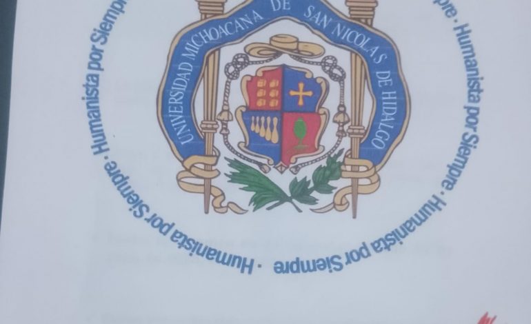 Prepa Taximaroa entrega guías de estudio para examen de exploración